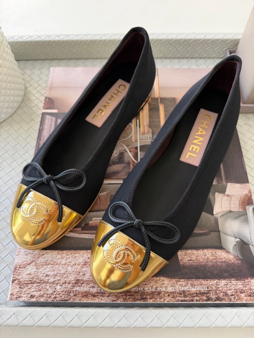 CHANEL GOLD METALLIC GROSGRAIN CC LOGO CAPTOE BLACK FABRIC BALLET FLATS SHOES 38 - Picture 8 of 17